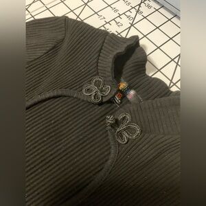 Delias Mandarin collar black crop top size xs